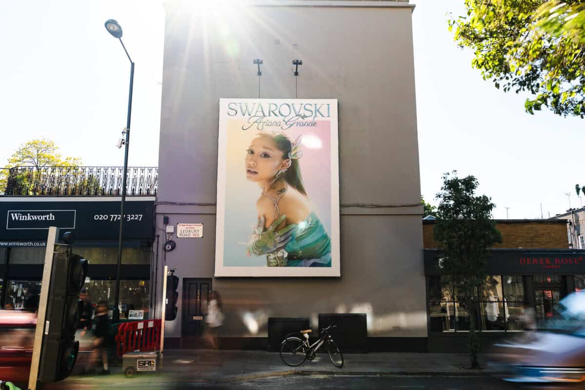 Burberry & Swarovski Across London campaign photograph 4