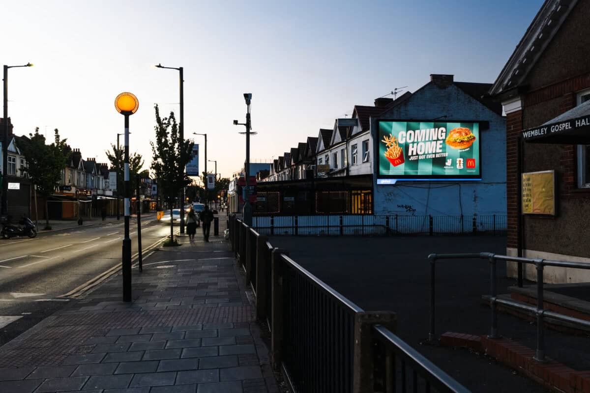 Deliveroo Football OOH Campaign campaign photograph 3