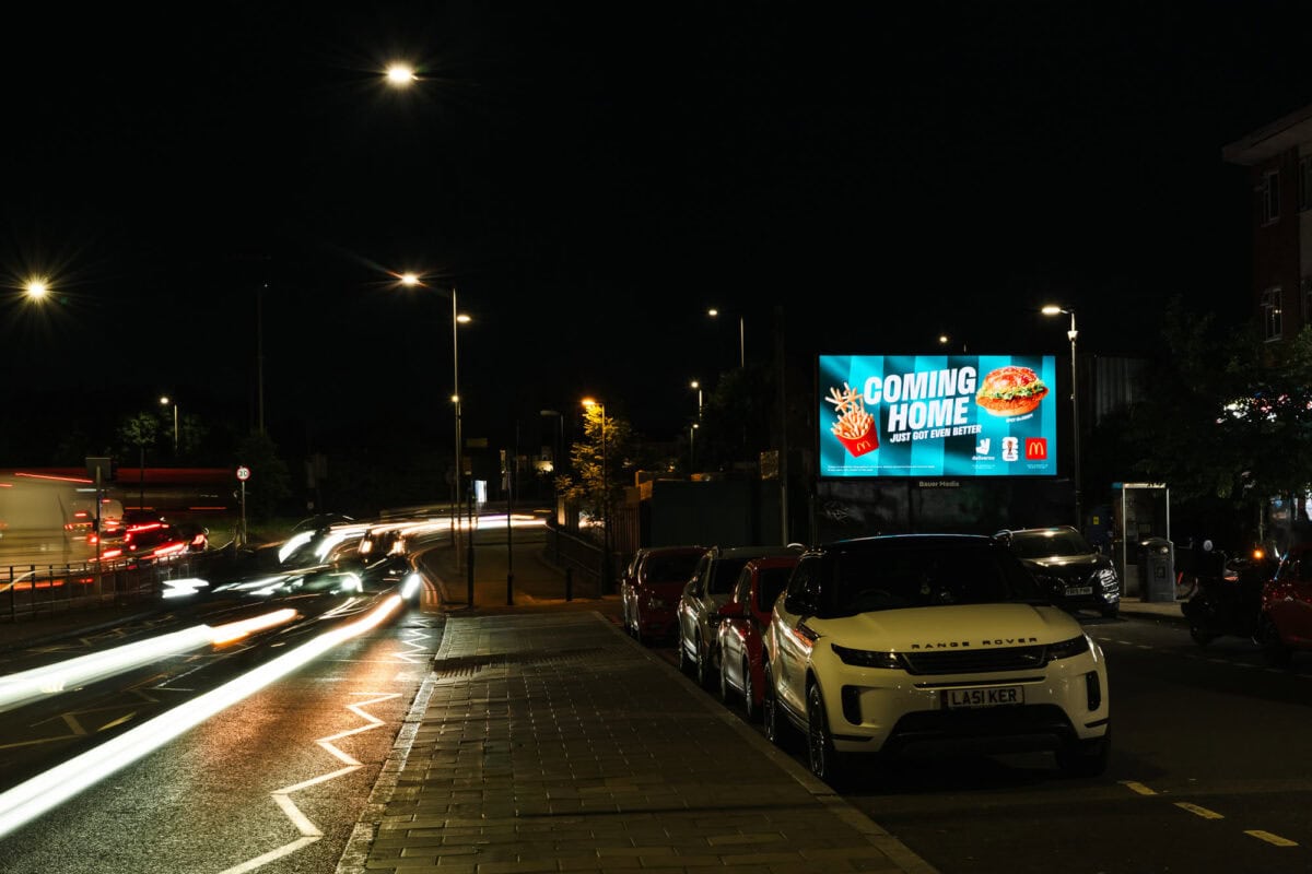 Deliveroo Football OOH Campaign campaign photograph 6