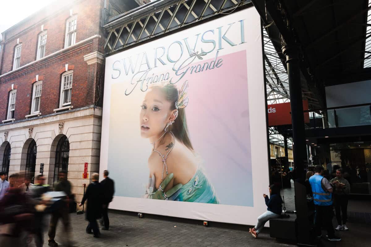 Burberry & Swarovski Across London campaign photograph 16