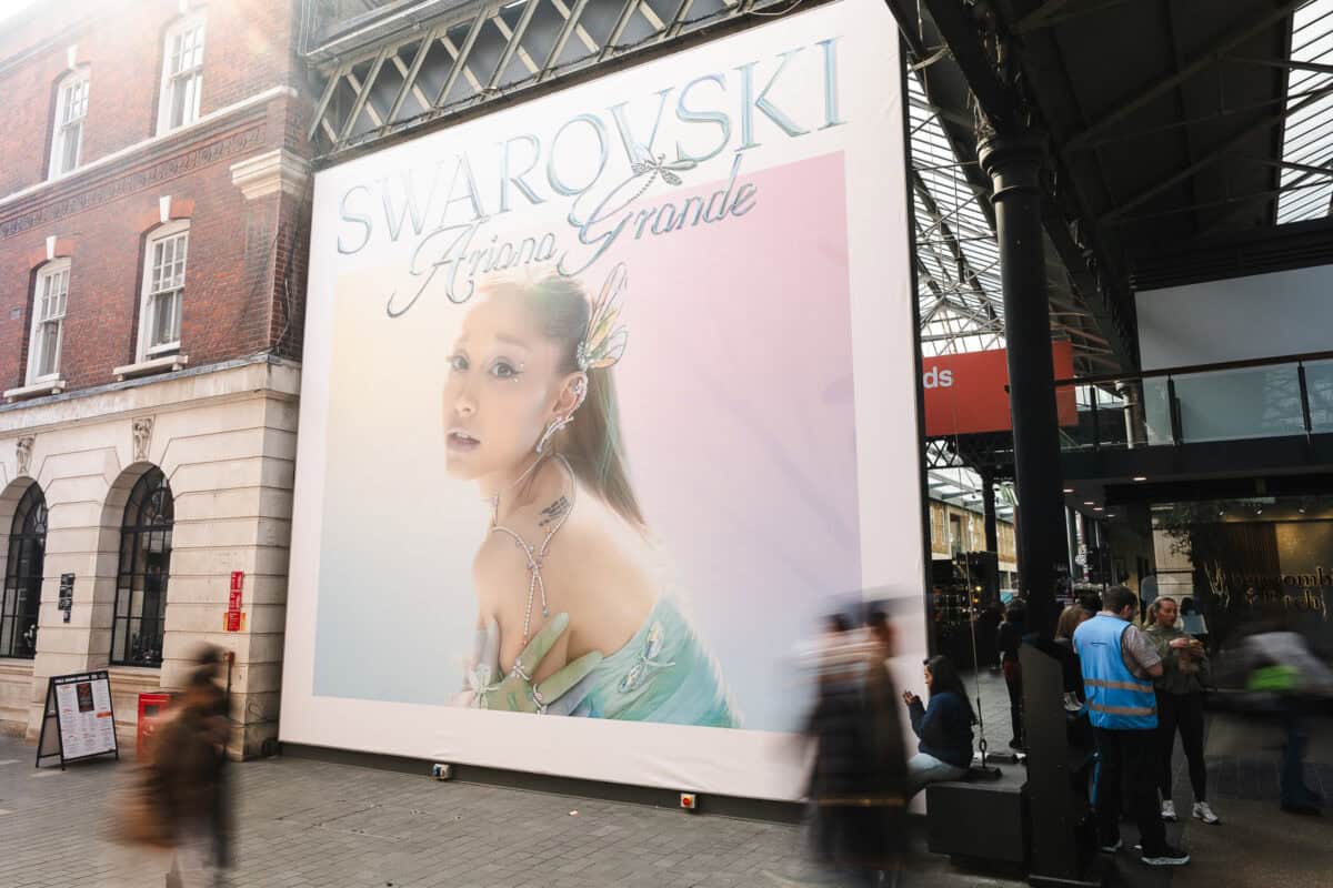 Burberry & Swarovski Across London campaign photograph 18