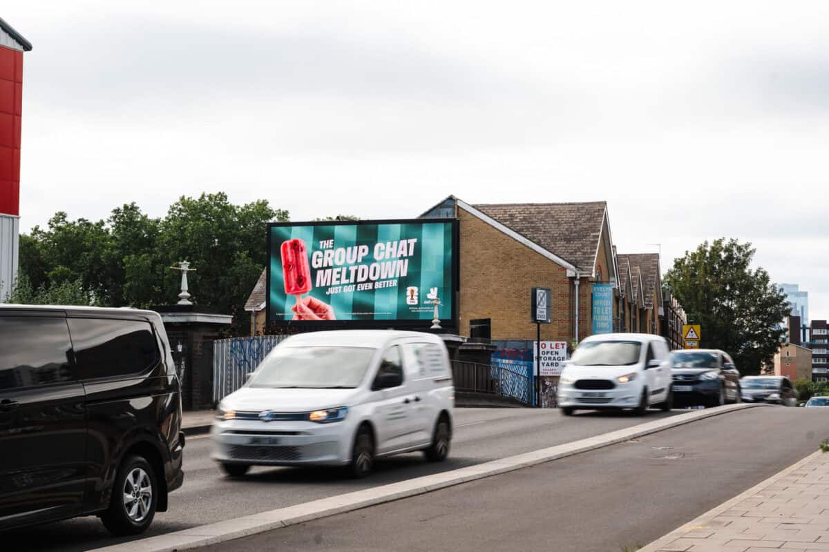 Deliveroo Football OOH Campaign campaign photograph 13