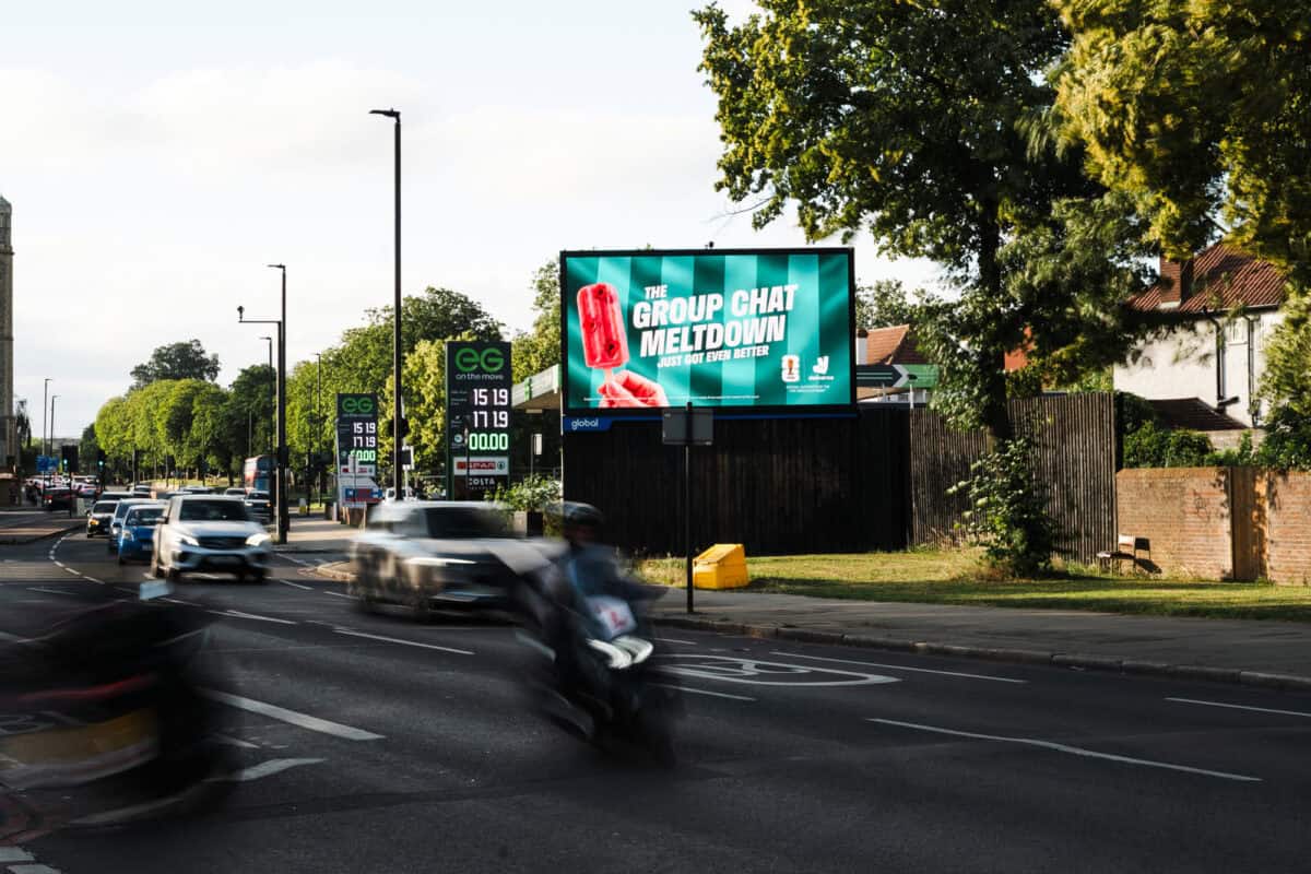 Deliveroo Football OOH Campaign campaign photograph 16