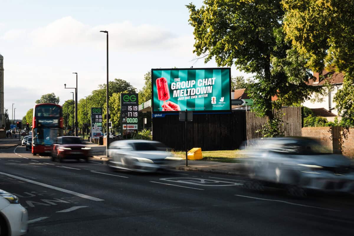 Deliveroo Football OOH Campaign campaign photograph 17