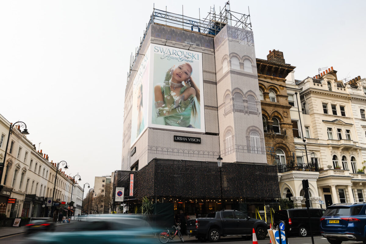Burberry & Swarovski Across London campaign photograph 35