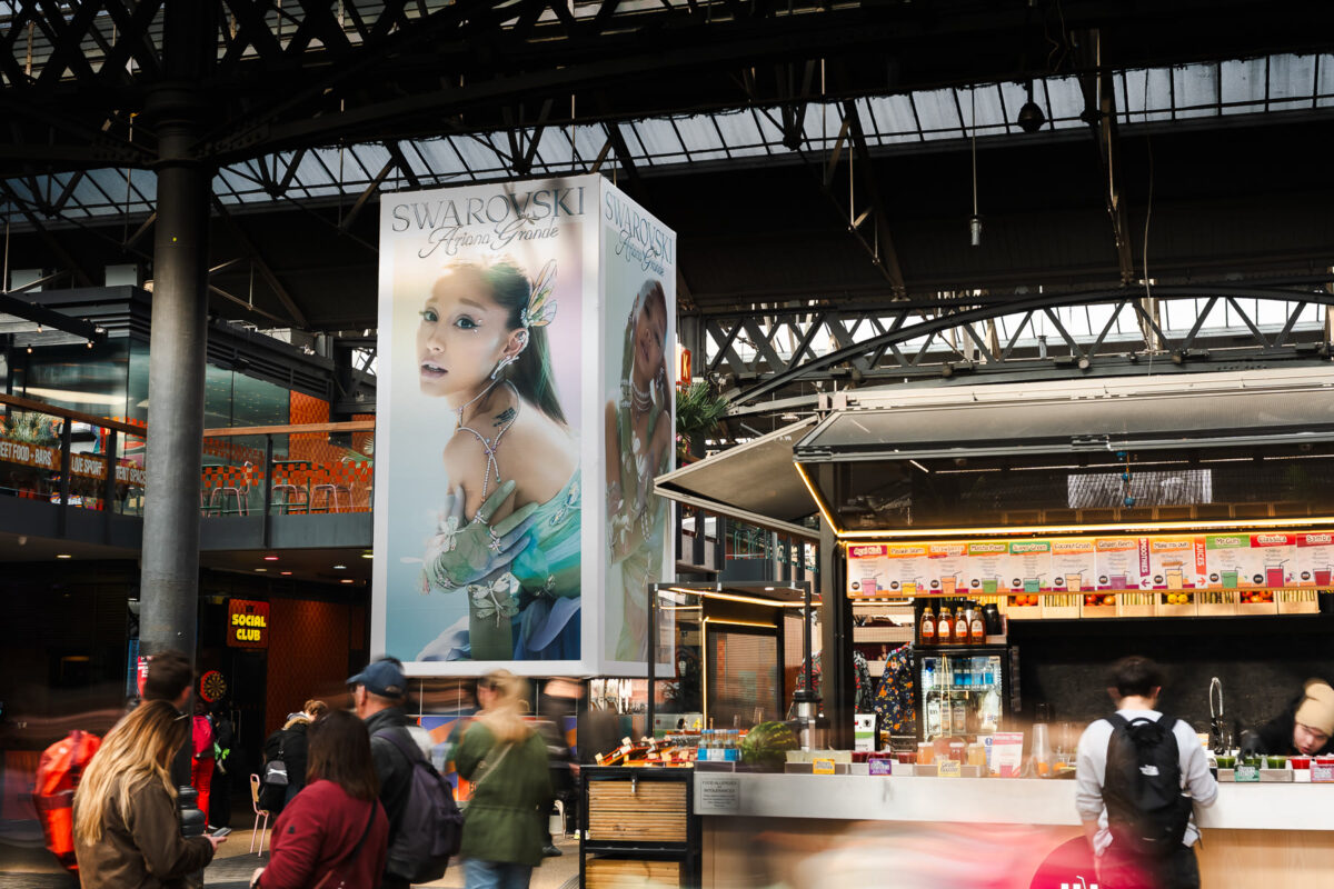 Burberry & Swarovski Across London campaign photograph 41