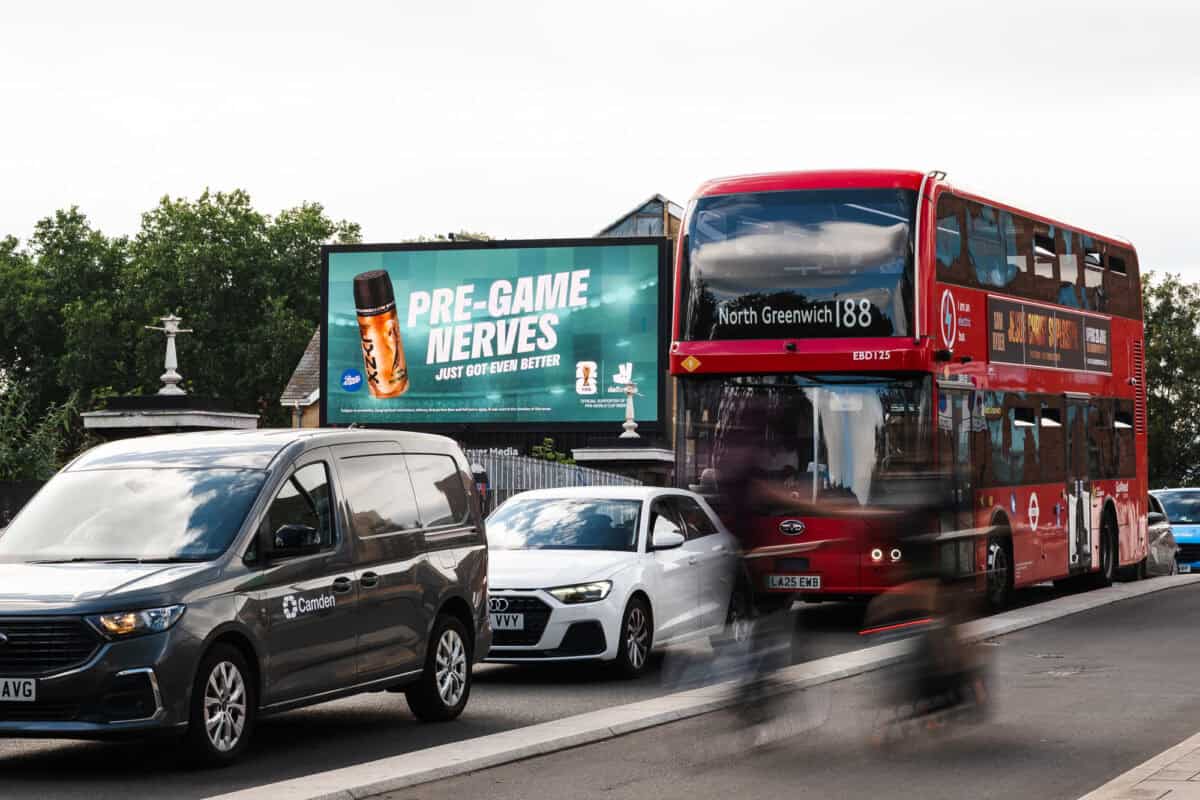 Deliveroo Football OOH Campaign campaign photograph 41