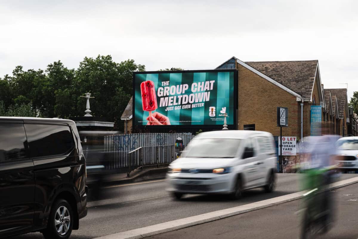 Deliveroo Football OOH Campaign campaign photograph 50