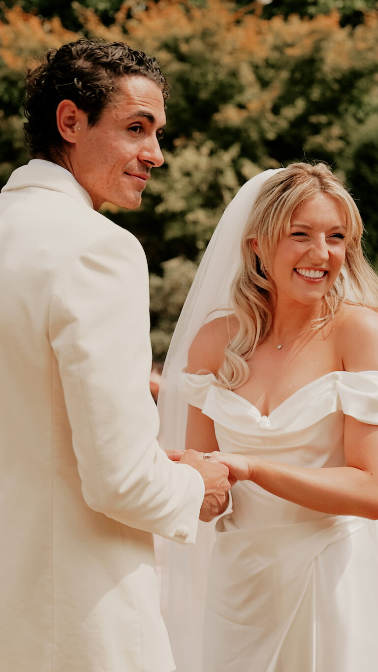 Watch Annabel & Otis Social Mini-Film